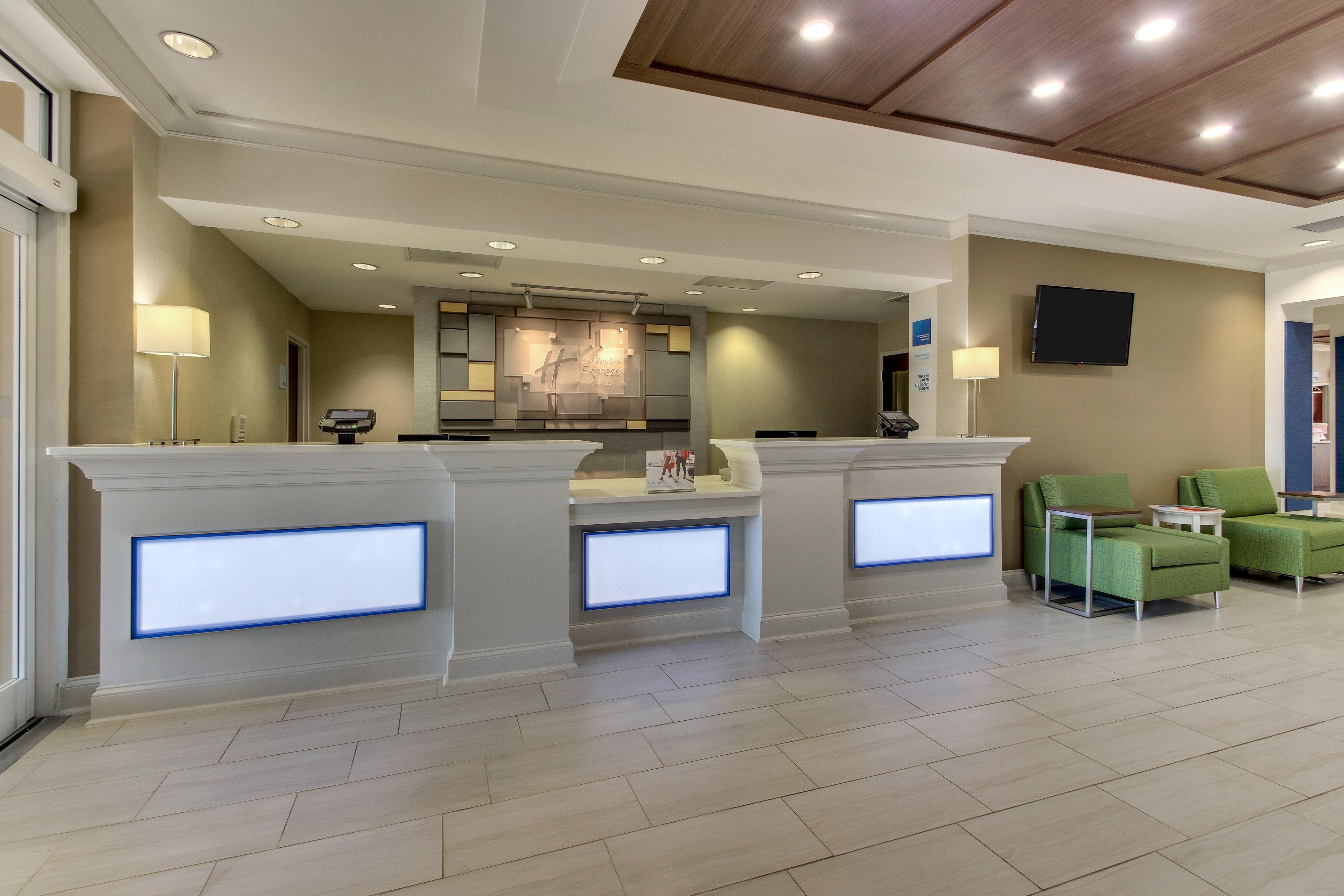 Holiday Inn Express Hotel & Suites Columbus-Fort Benning By Ihg Exterior photo